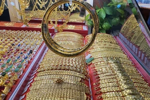 Giá vàng lại tiếp tục 'nhào lộn', bước vào cơn sóng mới?