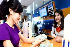 Ngân hàng đồng loạt giảm thêm lãi suất tiền gửi tiết kiệm 