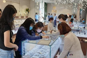 Bất chấp COVID-19, kinh doanh vàng vẫn ăn nên làm ra