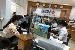 Thiếu hụt thanh khoản cục bộ dịp cuối năm