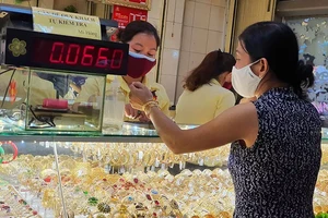 Vàng SJC tăng gần 2 triệu đồng/lượng 