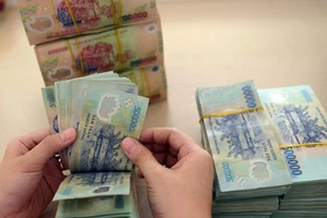 Ngân hàng vẫn 'thừa tiền' dù đã giảm mạnh lãi vay