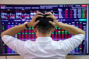 Lý do cổ phiếu ngân hàng chìm trong sắc đỏ dù được nới room 