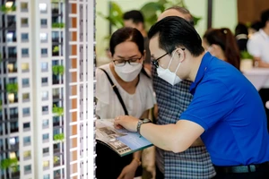 Doanh nghiệp địa ốc chật vật 'xoay' dòng tiền