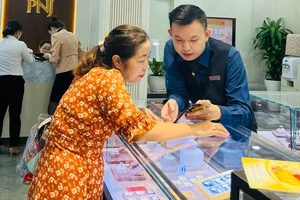 Vàng 9999 giảm hơn 2 triệu mỗi lượng so với giá ngày vía Thần Tài