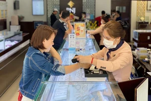 ‘Cá mập’ nào đang gom vàng với số lượng lớn?