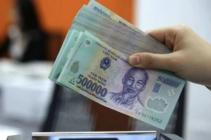 Lãi suất tiền gửi tiết kiệm đã giảm bao nhiêu?