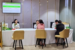 Lợi dụng giao dịch vàng miếng SJC kiểu sang tay để kiếm lời khủng