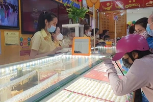 Hiếm hoi giá vàng nhẫn 9999 đắt hơn vàng miếng SJC cả triệu đồng