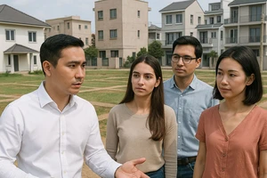 ‘Tấm vé' hành nghề môi giới bất động sản bị rao bán siêu tốc