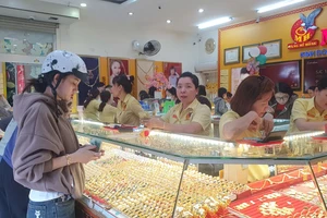 Bất ngờ với diễn biến giá vàng trong nước