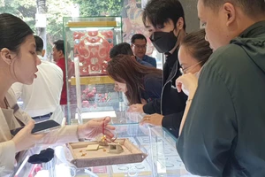 Giá vàng trong nước tăng vượt 40% so với giá thế giới