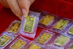 Vàng miếng tăng 83%, bạc vọt hơn 120% trong năm 2025