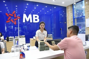 Tín dụng tăng nóng, tăng trưởng 2026 buộc phải đổi trụ cột