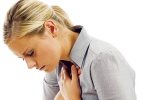 6 dấu hiệu nhận biết sớm bệnh ung thư vòm họng