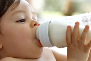Trẻ không uống sữa bò nhận được ít vitamin D hơn