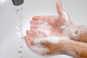 Xà phòng rửa tay có thể gây ung thư gan?