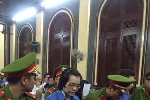 Phúc thẩm vụ Huyền Như: Các ngân hàng cãi nhau, NH nhà nước lúng túng