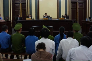 Vụ Huyền Như: Mượn tài khoản mẹ chồng nhân viên để chuyển tiền chiếm đoạt