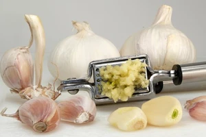Tác hại của việc sử dụng tỏi bừa bãi