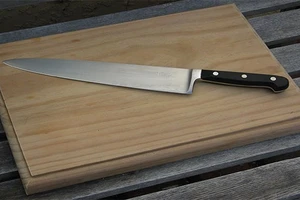 Thớt bẩn gấp 200 lần bồn cầu? 