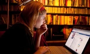 Khoe khoang trên Facebook có thể mắc bệnh hoang tưởng