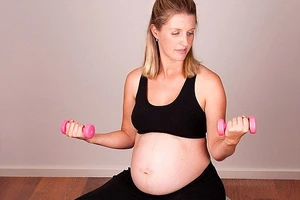Bà bầu tập thể dục giúp trẻ tránh bệnh cao huyết áp