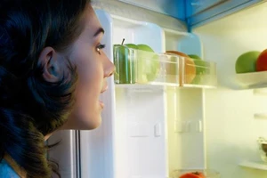 8 thực phẩm không nên ăn trước khi đi ngủ