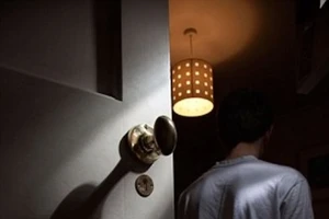 Dùng đèn ngủ tăng nguy cơ mắc bệnh ung thư