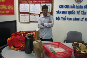 Bắt giữ lô hàng ngà voi, sừng tê tại sân bay Tân Sơn Nhất