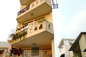 Hàng loạt nhà lún nứt, xiêu vẹo dọc kênh Tân Hóa – Lò Gốm