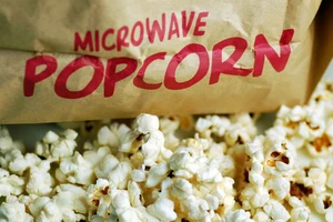 Bỏng ngô gây ra những tác hại gì cho sức khỏe?