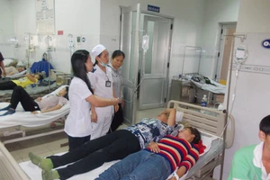 Ngộ độc khí gas, 8 công nhân nhập viện