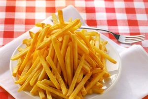 4 loại thực phẩm dễ gây ung thư hơn thuốc lá