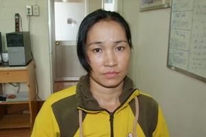 Qua hàng xóm chơi rồi 'chôm' luôn đồ