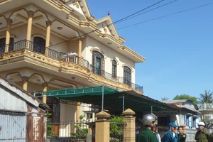 Hai người bị đâm chết bí ẩn tại nhà trong đêm