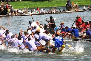 Đi xem đua ghe, hai thanh niên bị hành hung phải nhập viện cấp cứu