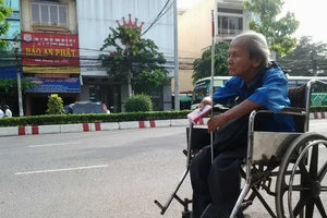 Chuyện cổ tích ông già mù 50 năm bán vé số ở Biên Hòa