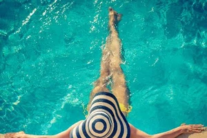 Vi khuẩn có thể sống trong nước hồ bơi khử trùng đến 5 ngày