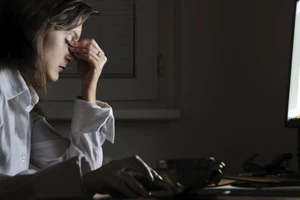 Làm việc trên 55 giờ/tuần tăng 33% nguy cơ đột quỵ