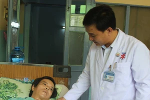 Cán trúng chó, té vỡ thận