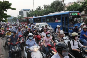 TP.HCM chính thức có tờ trình tạm dừng thu phí xe máy