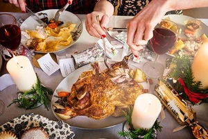 Những sai lầm dễ gây tăng cân dịp cuối năm