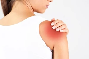 Đau tay có thể là dấu hiệu đau tim, nghẽn mạch máu