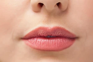 Năm dấu hiệu trên môi bạn không bao giờ nên bỏ qua
