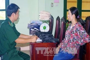 Bắt một phụ nữ vận chuyển 4 kg ma túy đá