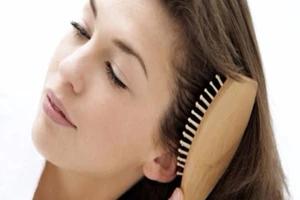 Cách chọn lược phù hợp cho từng loại tóc