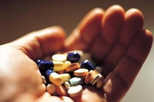 Tự mua thuốc bổ gan uống lâu dài có sao không?