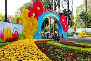 Hơn 4.000 kỳ hoa dị thảo tại Hội hoa xuân Đinh Dậu 2017