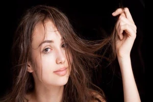5 cách chăm sóc tóc sai lầm mà ai cũng tưởng đúng